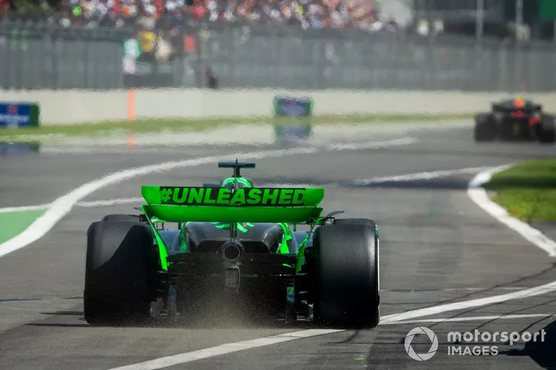 Valtteri Bottas, Stake F1 Team KICK Sauber C44, quitte la voie des stands 