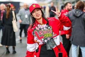 Fans at the circuit
