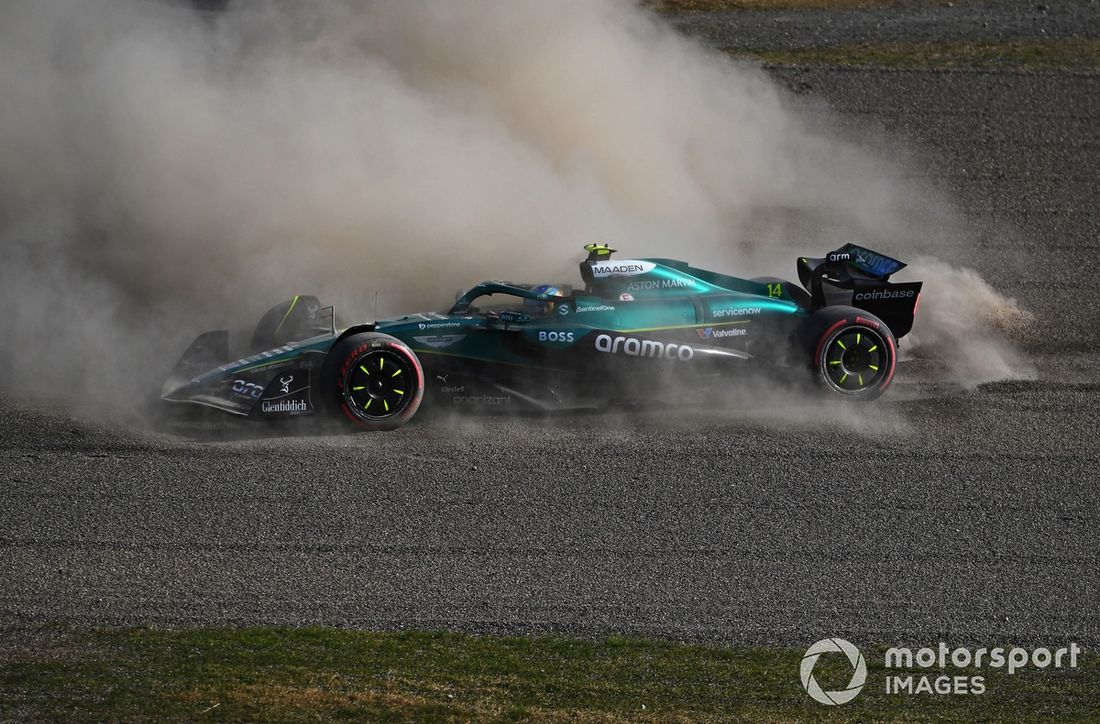 Fernando Alonso, accidente en Aston Martin Racing