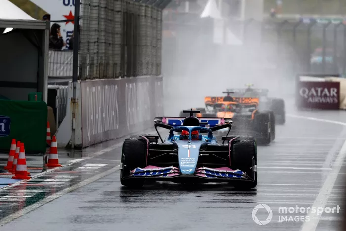 Esteban Ocon, Alpine A523, Oscar Piastri, McLaren MCL60