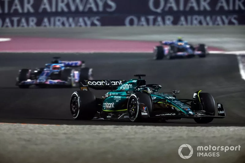 Lance Stroll, Aston Martin AMR23, Esteban Ocon, Alpine A523, Pierre Gasly, Alpine A523