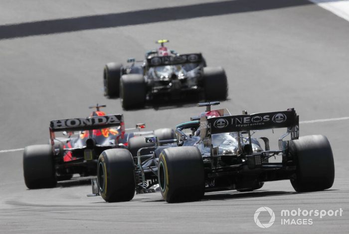 Valtteri Bottas, Mercedes W12, Max Verstappen, Red Bull Racing RB16B, Lewis Hamilton, Mercedes W12