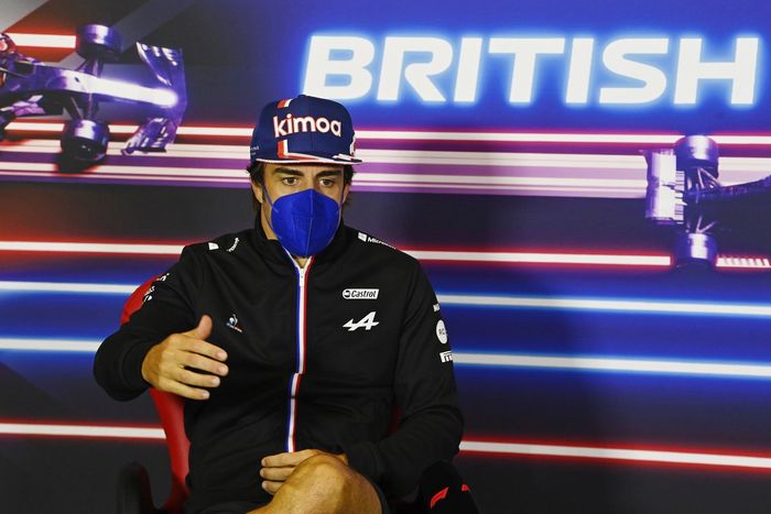 Fernando Alonso, Alpine F1, en la conferencia de prensa
