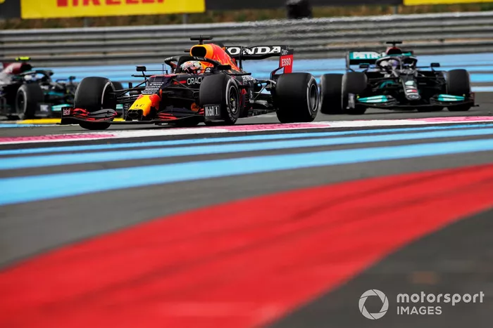 Max Verstappen, Red Bull Racing RB16B, Lewis Hamilton, Mercedes W12