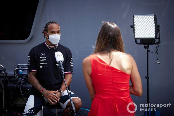 Lewis Hamilton, Mercedes es entrevistado