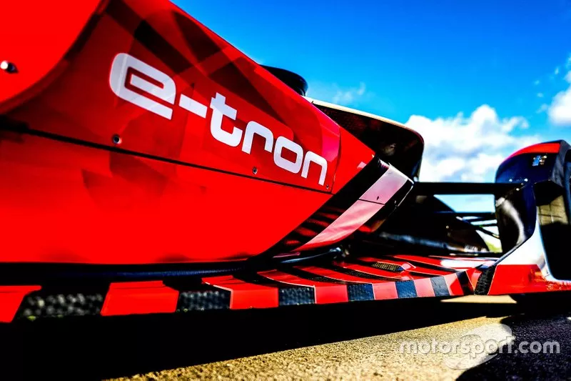 Audi e-tron FE06