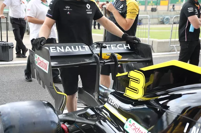 Detalle del alerón trasero del Renault F1 Team R.S.19