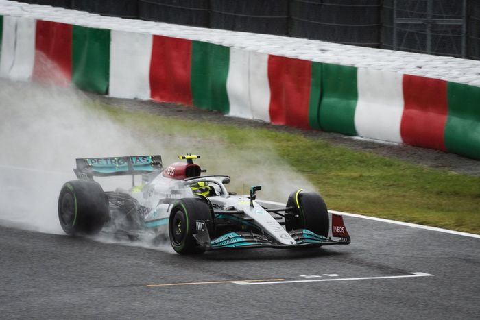 Lewis Hamilton, Mercedes W13