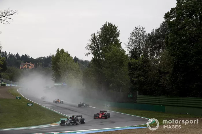 Pierre Gasly, AlphaTauri AT02, Carlos Sainz Jr., Ferrari SF21, Lance Stroll, Aston Martin AMR21