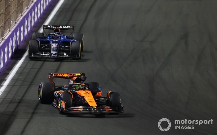 Lando Norris, McLaren, Alexander Albon, Williams