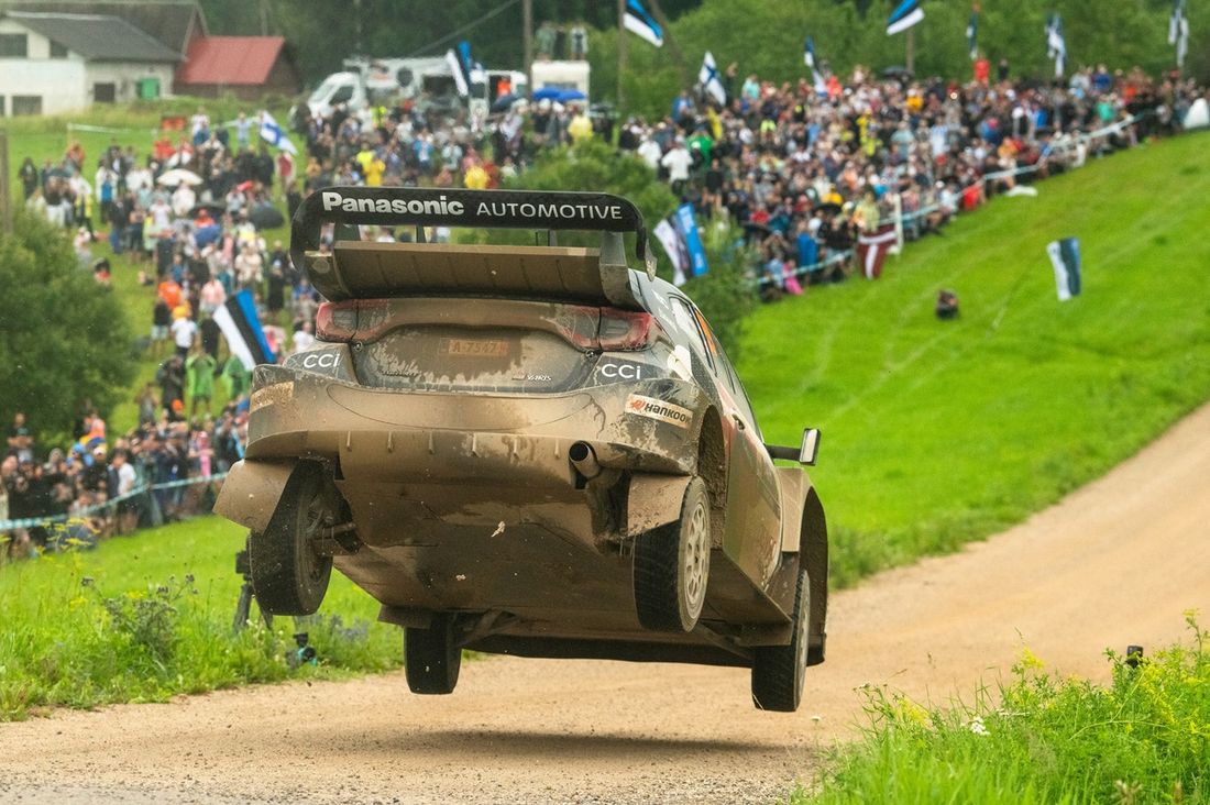 Oliver Solberg, Elliott Edmondson, Toyota Gazoo Racing WRT Toyota GR Yaris Rally1