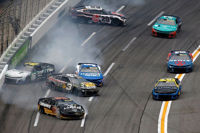 Ryan Blaney, Austin Dillon, AJ Allmendinger, Christopher Bell crash