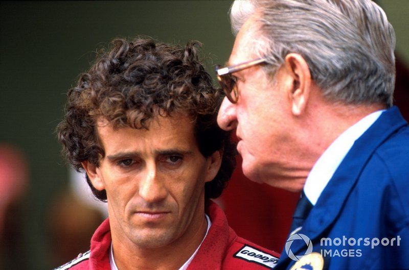 Alain Prost, McLaren hablando con el Presidente de FISA Jean-Marie Balestre