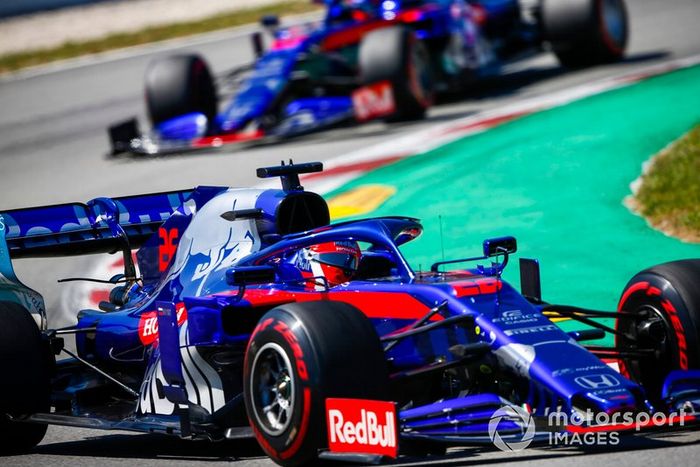 Daniil Kvyat, Toro Rosso STR14, Alexander Albon, Toro Rosso STR14