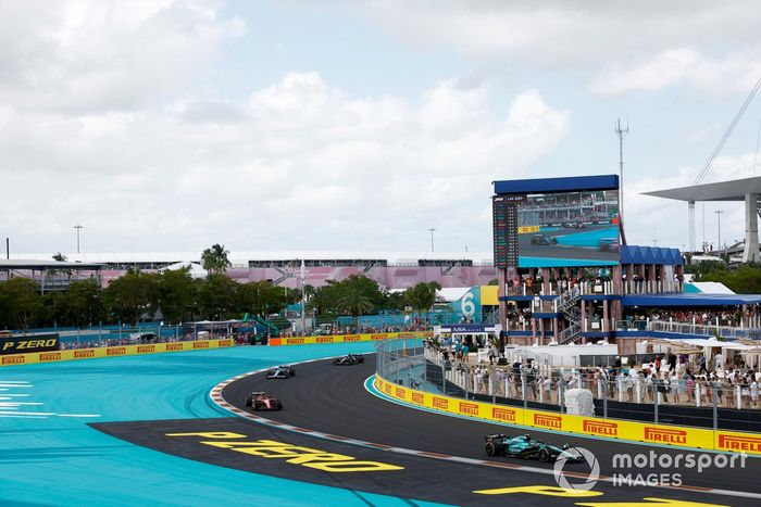 Fernando Alonso, Aston Martin AMR23, Carlos Sainz, Ferrari SF-23, Pierre Gasly, Alpine A523