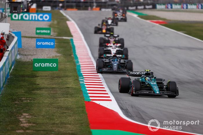 Fernando Alonso, Aston Martin AMR-23, George Russell, Mercedes F1 W14, Nico Hulkenberg, Haas VF-23