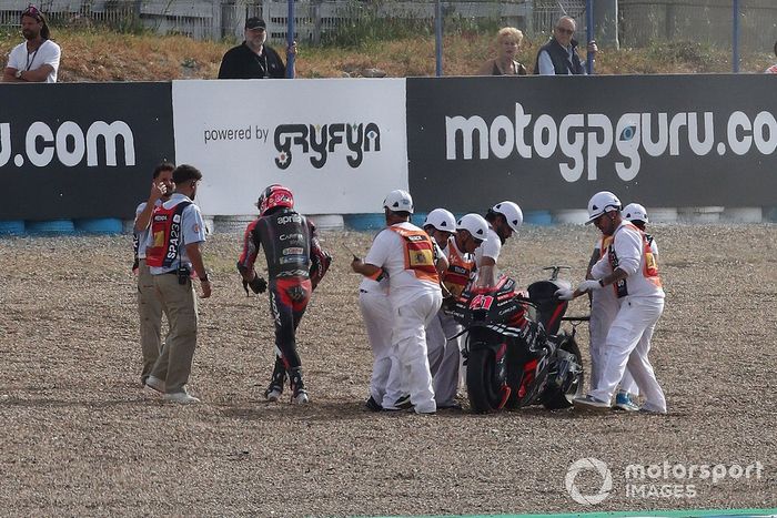 Aleix Espargaro, Aprilia Racing Team crash