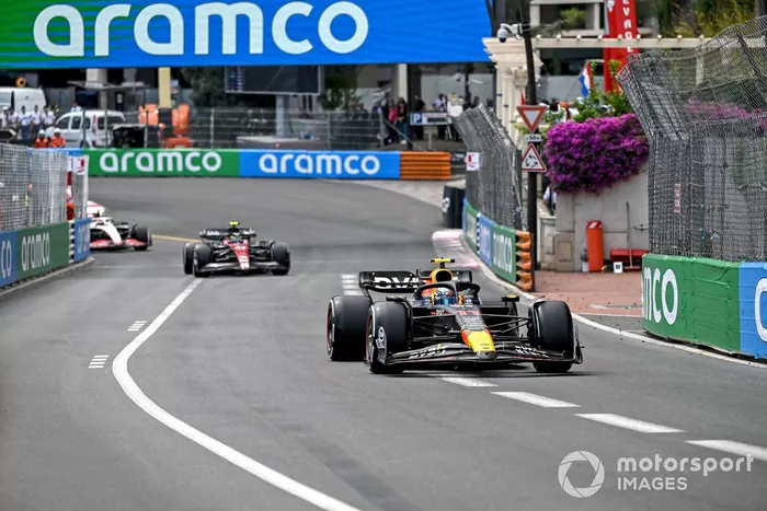 Sergio Pérez, Red Bull Racing RB19, Zhou Guanyu, Alfa Romeo C43