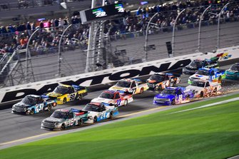 Austin Hill, Hattori Racing Enterprises, Toyota Tundra CHIBA Toyopet, Christian Eckes, Kyle Busch Motorsports, Toyota Tundra SiriusXM, Brett Moffitt, GMS Racing, Chevrolet Silverado, and Grant Enfinger, ThorSport Racing, Ford F-150 lead the field