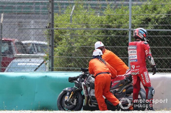 Danilo Petrucci, Ducati Team after crash