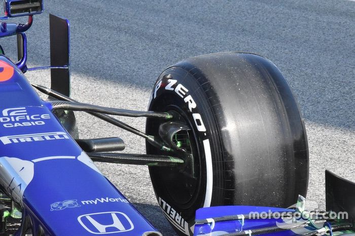 Detalle de las suspension del STR14 