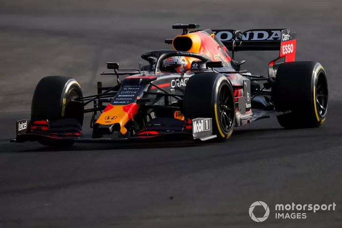 El Red Bull Racing RB16B de 2021