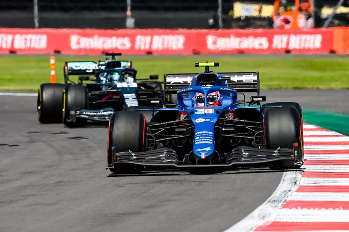 Esteban Ocon, Alpine A521, Lance Stroll, Aston Martin AMR21