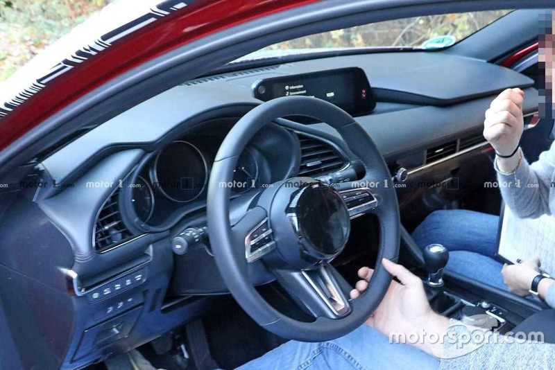 Шпигунські фото нової Mazda3
