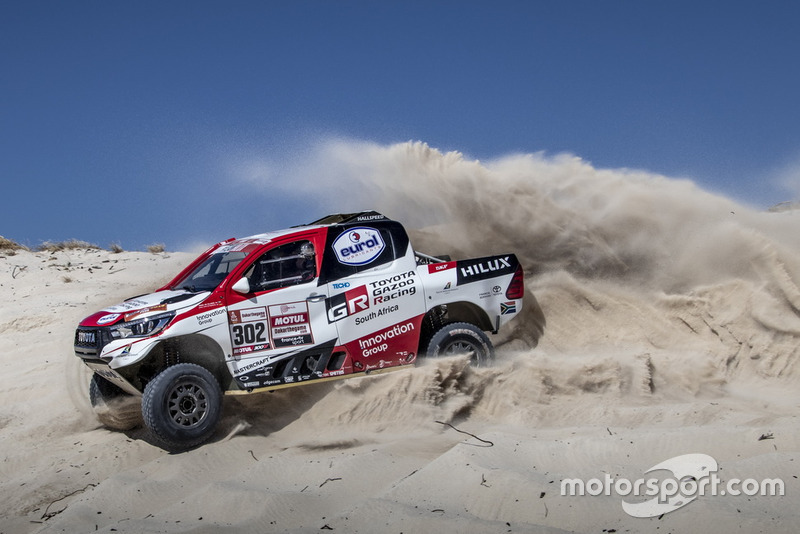 #302 Toyota Gazoo Racing Toyota Hilux: Жініель де Вільєрс, Дірк фон Зітцевіц