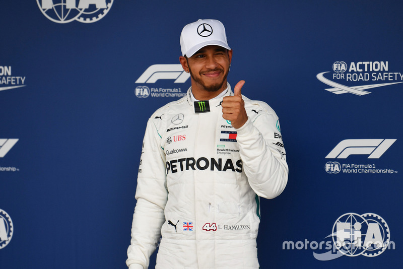 Pole sitter Lewis Hamilton, Mercedes AMG F1