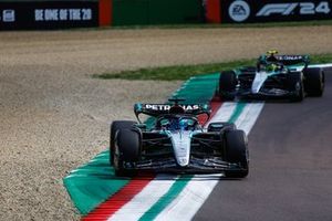 George Russell, Mercedes F1 W15, Lewis Hamilton, Mercedes F1 W15