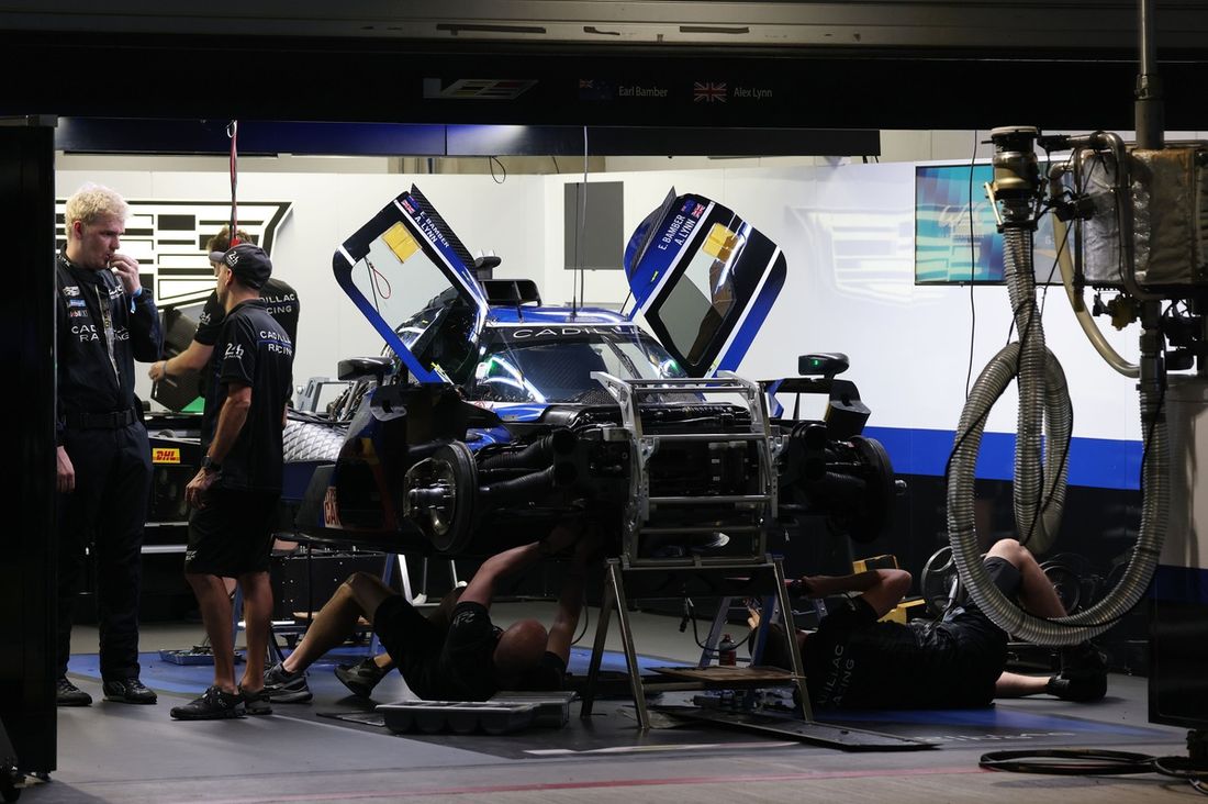 #2 Cadillac Racing Cadillac V-Series.R: Earl Bamber, Alex Lynn