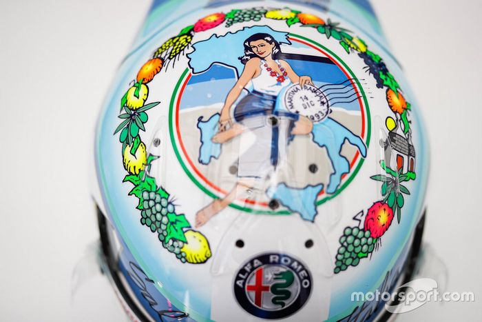 Casco de Antonio Giovinazzi, Alfa Romeo