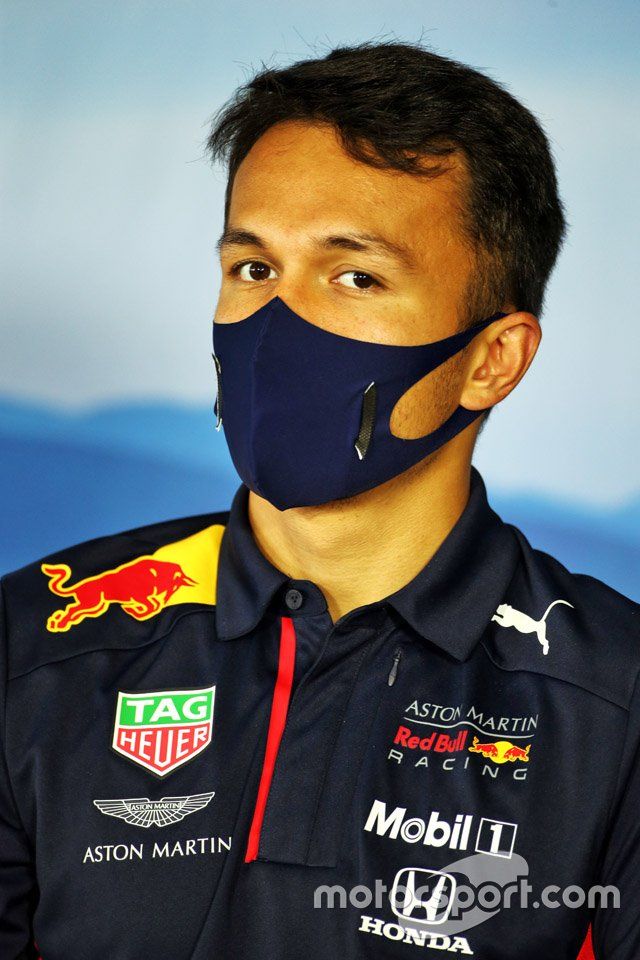 Alex Albon, Red Bull Racing en la conferencia de prensa