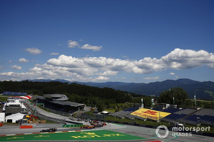 Valtteri Bottas, Mercedes F1 W11 EQ Performance, líder al inicio