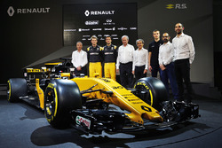 Bob Bell, Renault Sport F1 Team director técnico; Nico Hulkenberg, Renault Sport F1 Team; Jolyon Pal