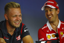 Kevin Magnussen, Haas F1 Team ve Sebastian Vettel, Ferrari