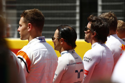 Stoffel Vandoorne, McLaren, Felipe Massa, Williams, Fernando Alonso, McLaren, stand for the national
