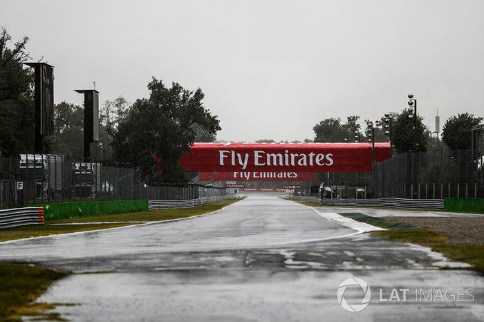 The wet track at the Ascari chicane