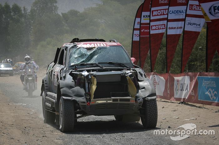 #302 X-Raid Team MINI: Nani Roma, Alex Haro tras accidentar su coche