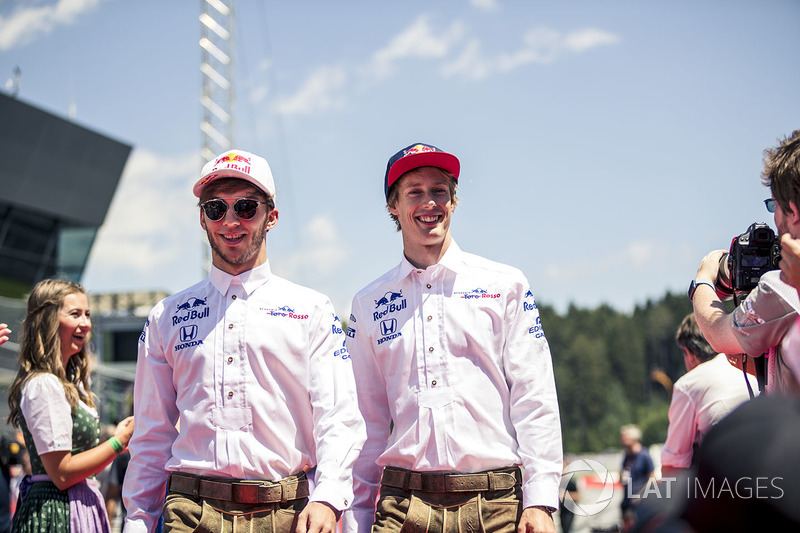 Pierre Gasly, Scuderia Toro Rosso and Brendon Hartley, Scuderia Toro Rosso on the drivers parade