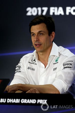 Toto Wolff, Mercedes AMG F1 Director de Motorsport en la conferencia de prensa