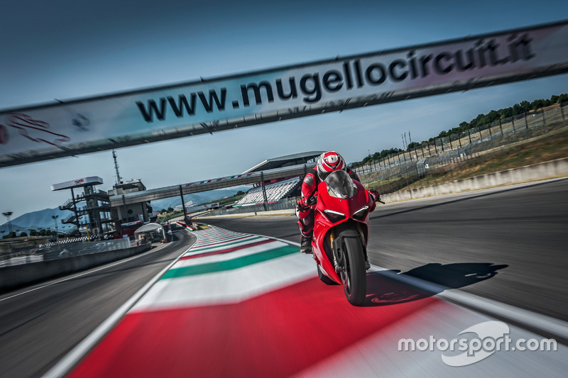 La Ducati Panigale V4 in pista