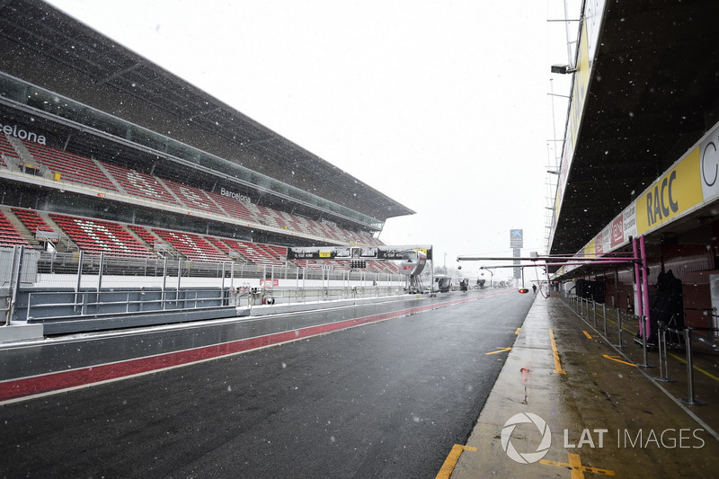 Show stops testing on day three