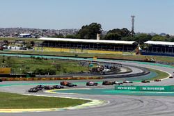 Kevin Magnussen, Haas F1 Team VF-17, Daniel Ricciardo, Red Bull Racing RB13 y Stoffel Vandoorne, McL