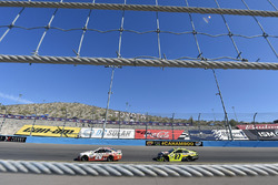 Matt Kenseth, Joe Gibbs Racing Toyota and Paul Menard, Richard Childress Racing Chevrolet