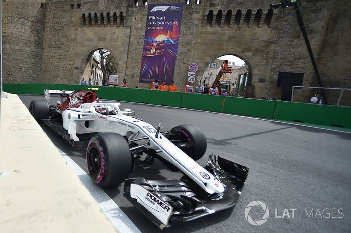 Su primer gran momento llegó en el GP de Azerbaiyán, donde acabó sexto. De ahí en adelante empezó una racha de grandes actuaciones.
