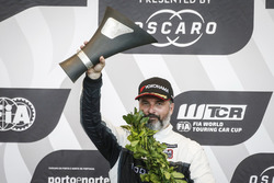 Podyum: Yarış galibi Yvan Muller, YMR Hyundai i30 N TCR