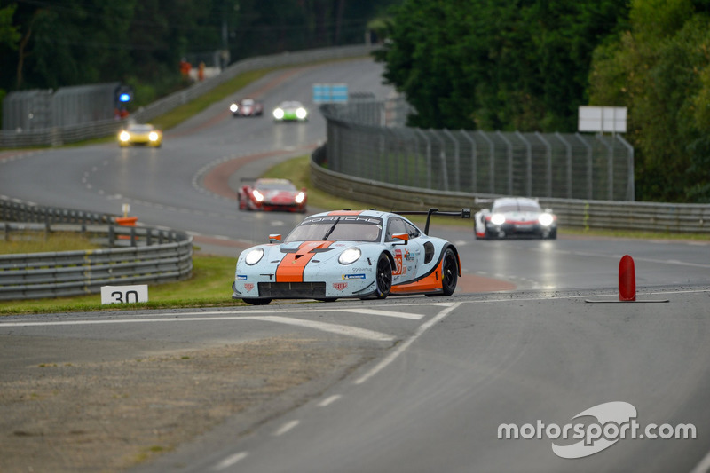#86 Gulf Racing Porsche 911 RSR: Michael Wainwright, Benjamin Barker, Alex Davison