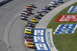 Joey Logano, Team Penske, Ford Fusion Shell Pennzoil and Paul Menard, Wood Brothers Racing, Ford Fusion Motorcraft / Quick Lane Tire & Auto Center